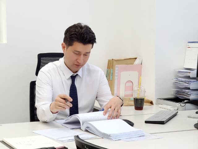 수원변호사, 코로나19 속 경영악화 속 업무상횡령 연루 시 정확한 법률 조력 필수적 강조